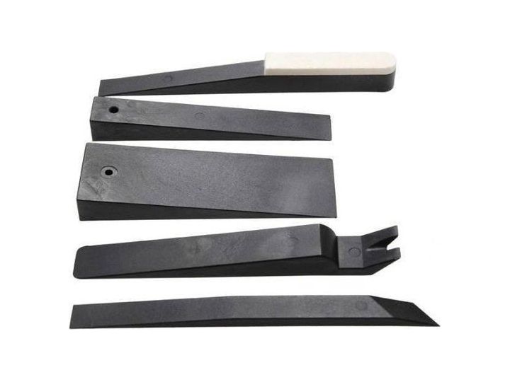 Grattoirs et extracteurs pour garnitures de portières